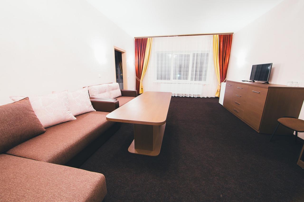 Astravyets Sunhotel מראה חיצוני תמונה
